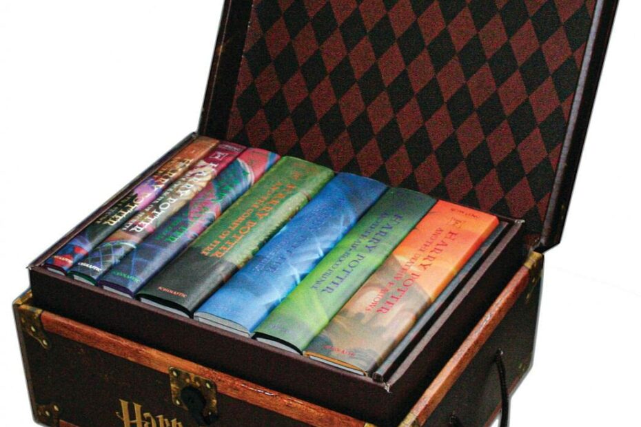 Mua Harry Potter Boxed Set : Books # 1 To 7 - Scholastic Us Version  (Hardcover) (English Book) Tại 8Xpub Store | Tiki