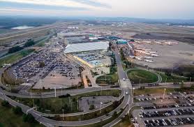 Nashville International Airport Reveals New 40-Foot, Illuminating Bna  Monument